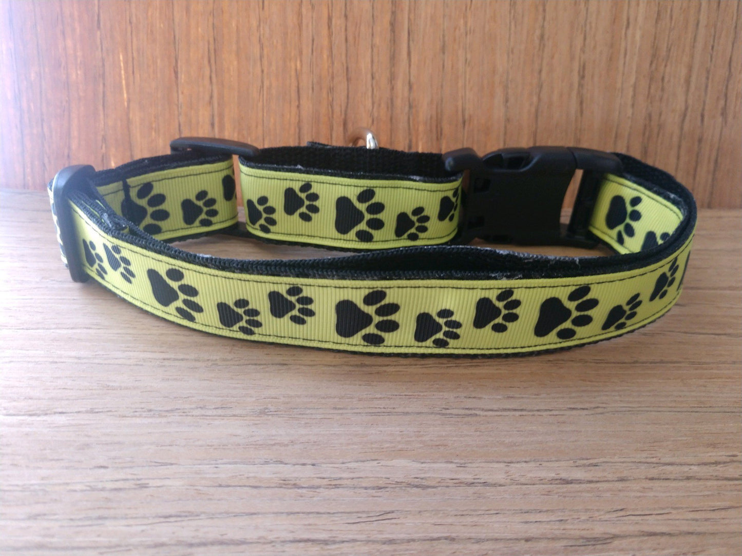 Leash/ Large/ Yellow & Black Paw Print