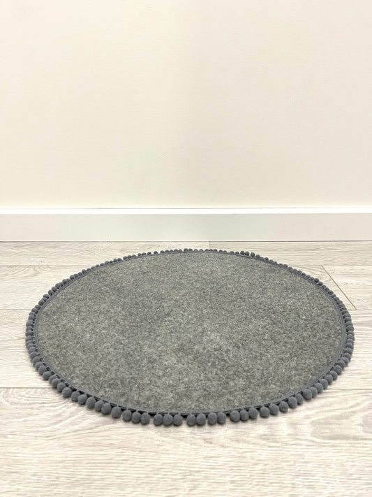 Saveplace® Round Pet Mat - Various Colors TINY Pom Poms, 2 Sizes